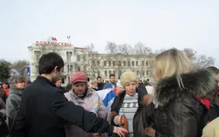 Более тысячи севастопольцев попросили Черноморский флот выставить блокпосты морского десанта на въезде в город