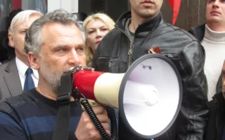 Рубанов, Дойников и Чалый пытаются уговорить людей разойтись до завтра
