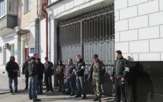 Севастопольцы не пустили на рабочее место нового начальника УМВД Севастополя Виталия Маликова 