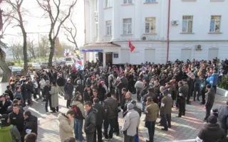 Севастопольцы не пустили на рабочее место нового начальника УМВД Севастополя Виталия Маликова 