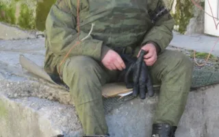 Штаб ВМСУ блокируют севастопольцы и неизвестные военные 