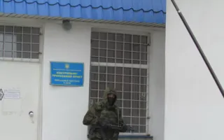 Возле штаба ВМСУ водрузили флаг России