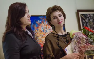 Художница Марина Князева представила уникальные картины и авторские туники