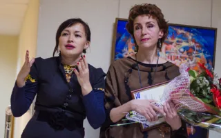 Художница Марина Князева представила уникальные картины и авторские туники