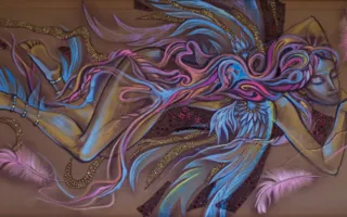 Художница Марина Князева представила уникальные картины и авторские туники