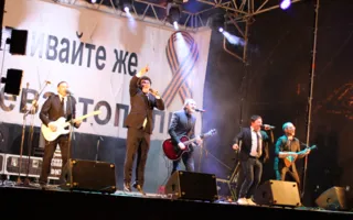 Группа «После 11» поддержала севастопольцев концертом