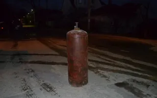 Травмированы два человека при взрыве газового баллона