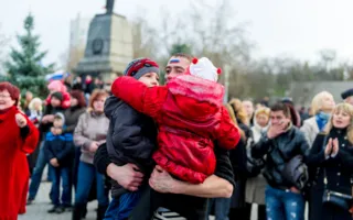 Город, достойный поклонения, отпраздновал возвращение домой — в Россию