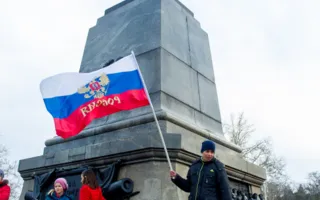 Город, достойный поклонения, отпраздновал возвращение домой — в Россию