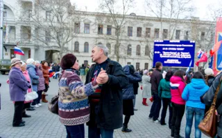 Город, достойный поклонения, отпраздновал возвращение домой — в Россию