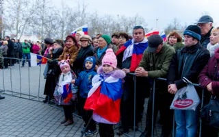 Город, достойный поклонения, отпраздновал возвращение домой — в Россию
