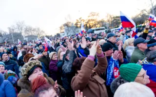 Город, достойный поклонения, отпраздновал возвращение домой — в Россию