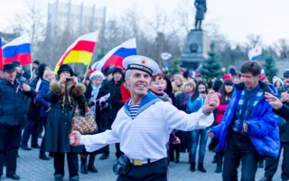 Город, достойный поклонения, отпраздновал возвращение домой — в Россию