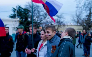 Город, достойный поклонения, отпраздновал возвращение домой — в Россию