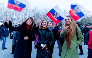 Город, достойный поклонения, отпраздновал возвращение домой — в Россию