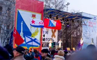 Город, достойный поклонения, отпраздновал возвращение домой — в Россию