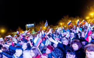 Город, достойный поклонения, отпраздновал возвращение домой — в Россию