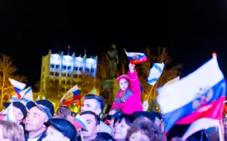 Город, достойный поклонения, отпраздновал возвращение домой — в Россию