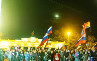 Город, достойный поклонения, отпраздновал возвращение домой — в Россию