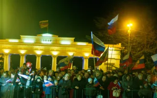 Город, достойный поклонения, отпраздновал возвращение домой — в Россию