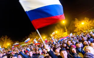 Город, достойный поклонения, отпраздновал возвращение домой — в Россию