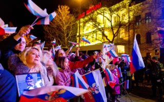 Город, достойный поклонения, отпраздновал возвращение домой — в Россию