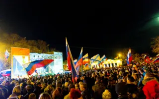 Город, достойный поклонения, отпраздновал возвращение домой — в Россию