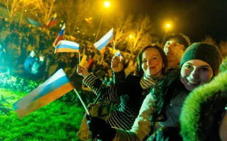 Город, достойный поклонения, отпраздновал возвращение домой — в Россию