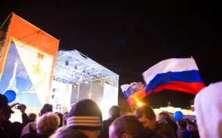 Город, достойный поклонения, отпраздновал возвращение домой — в Россию