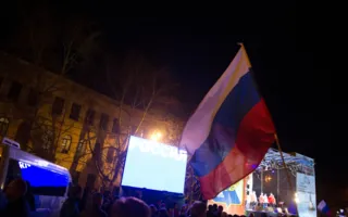 Город, достойный поклонения, отпраздновал возвращение домой — в Россию
