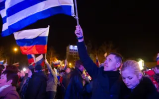 Город, достойный поклонения, отпраздновал возвращение домой — в Россию