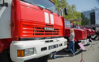 На площади Нахимова продемонстрировали пожарную технику 