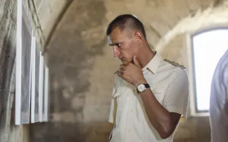 Журналист Дмитрий Киселёв привёз фотовыставку «Армия и флот России»