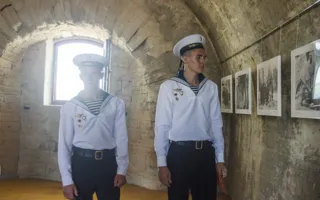 Журналист Дмитрий Киселёв привёз фотовыставку «Армия и флот России»