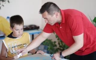 «Витамины радости»: мастер-класс Александра Обручкова в детской больнице