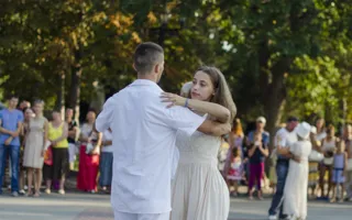 На Приморском бульваре танцевали мазурку и Севастопольский вальс