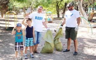 Субботник ЛДПР — дебют куратора молодёжного крыла партии Максима Курсеева