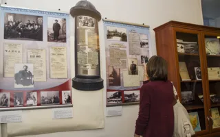 Выставка архивных документов о связях Москвы и Севастополя