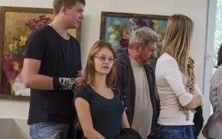 Открылась выставка цветочных натюрмортов Надежды Кавулич