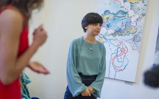 Открылась выставка «облачных» абстрактных картин Елены Душкевич