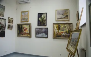 В Севастополе открылась масштабная выставка картин Виктора Волкова