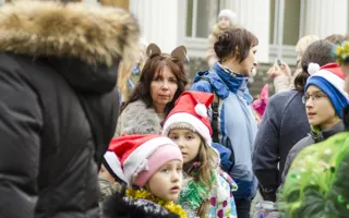 В Севастополе состоялось первое новогоднее карнавальное шествие