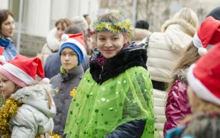 В Севастополе состоялось первое новогоднее карнавальное шествие
