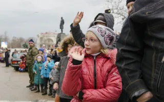 В Севастополе состоялось первое новогоднее карнавальное шествие