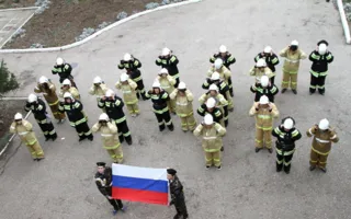 Спасатели провели флэшмоб в честь 25-летия МЧС России