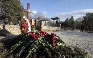 СМИ: Янукович присутствовал на похоронах сына в Севастополе