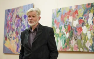 Открылась выставка картин «Цветы — фронтовикам»