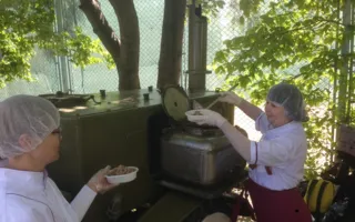 В Севастополе День Победы отметили боевыми 100 грамм и кашей