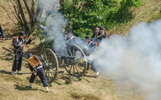 В День Исторического бульвара воссоздали бой за Севастополь
