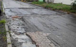 В Симферополе ливень смыл асфальт 